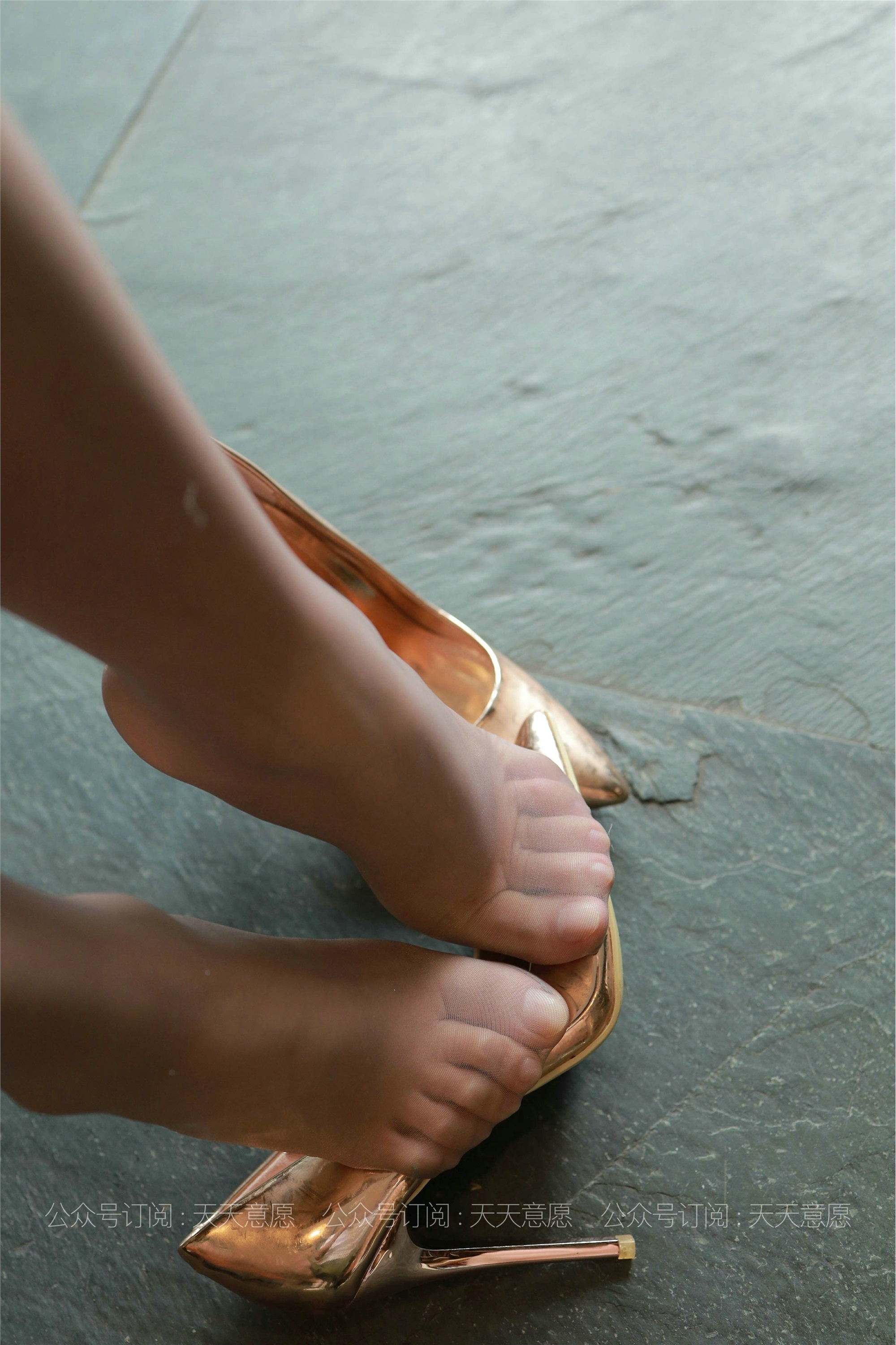 IESS异思趣向  2021.07.26 丝享家871：婉苹《沙发上的OL》